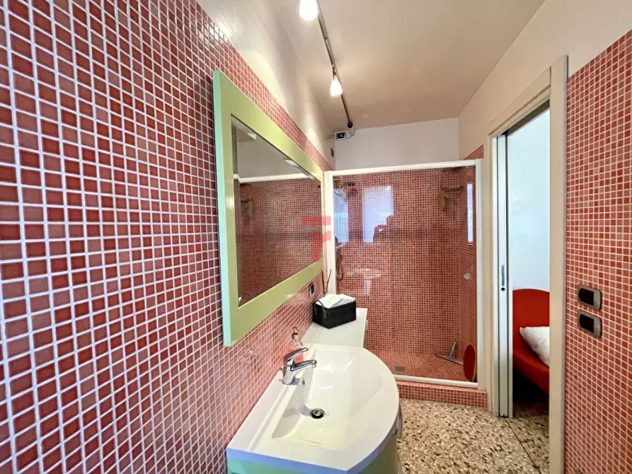 Immagine 34 di Villa in vendita  in Via Vigonovese a Padova