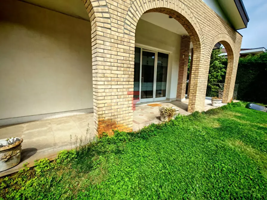 Immagine 41 di Villa in vendita  in Via Vigonovese a Padova