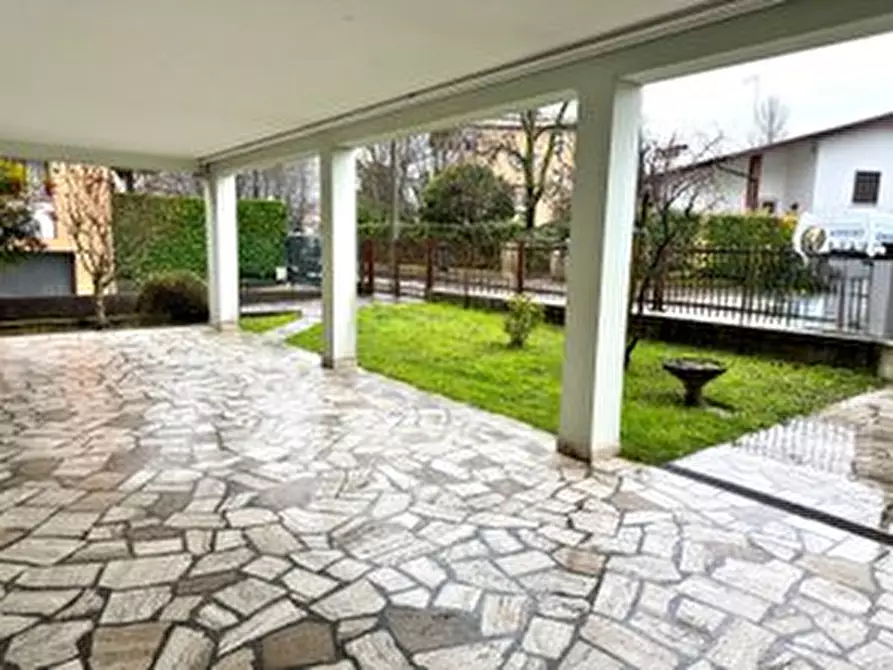 Immagine 1 di Appartamento in vendita  in via Castelfranco a Padova