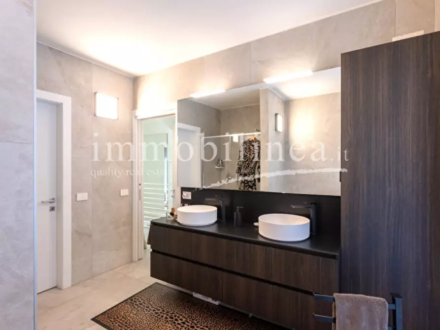 Immagine 17 di Villetta a schiera in vendita  in via Don Giovanni Zeni a Costermano sul Garda