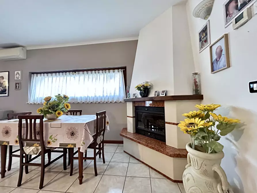 Immagine 8 di Casa bifamiliare in vendita  in Via Giotto 63 a Angiari