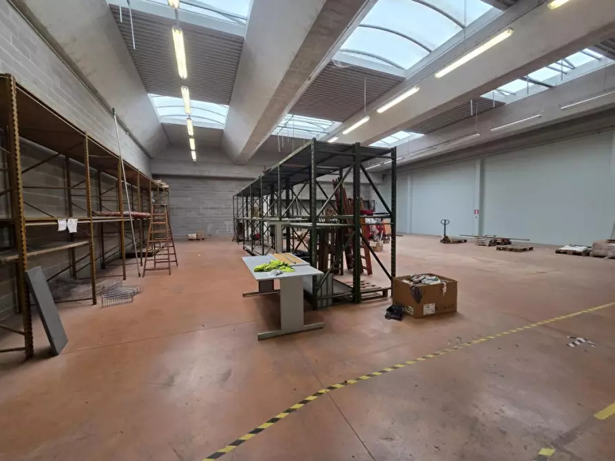 Immagine 1 di Capannone industriale in affitto  in Viale dell'Industria a Padova