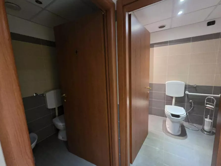 Immagine 10 di Ufficio in affitto  in Viale dell'Industria a Padova