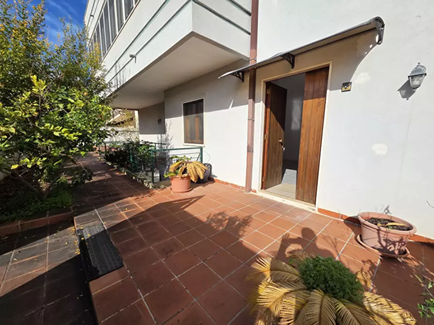 Immagine 1 di Appartamento in vendita  in Via Rocco Scotellaro 27 a Lecce