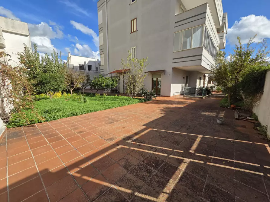 Immagine 2 di Appartamento in vendita  in Via Rocco Scotellaro 27 a Lecce