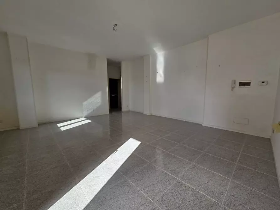 Immagine 3 di Appartamento in vendita  in Via Rocco Scotellaro 27 a Lecce