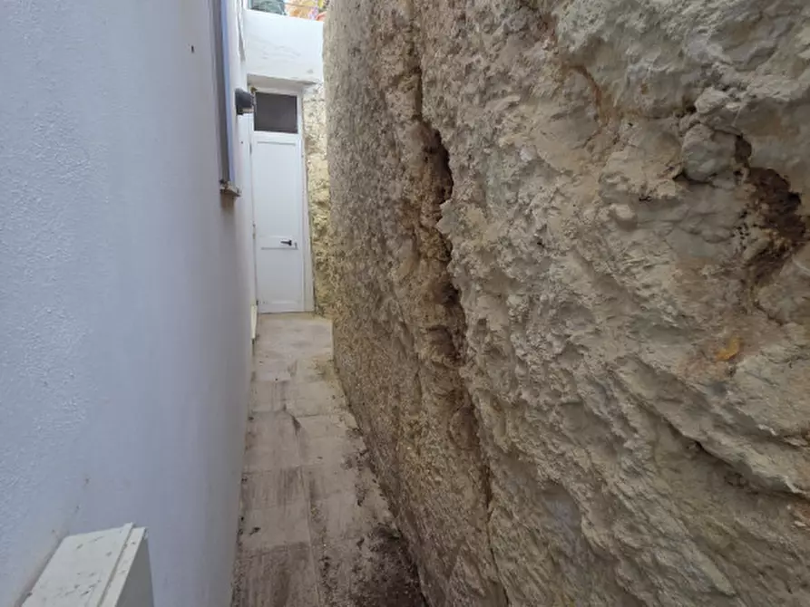 Immagine 30 di Appartamento in vendita  in Via Rocco Scotellaro 27 a Lecce