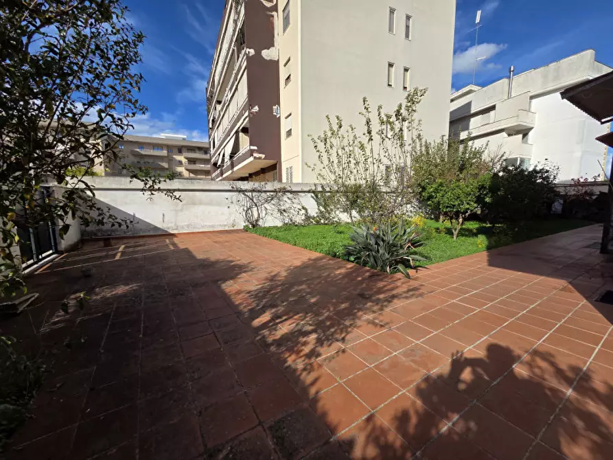 Immagine 43 di Appartamento in vendita  in Via Rocco Scotellaro 27 a Lecce