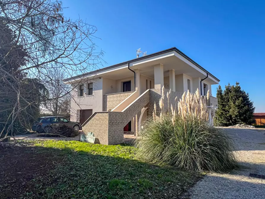 Immagine 1 di Casa bifamiliare in vendita  in Via San Giuseppe a Correzzola