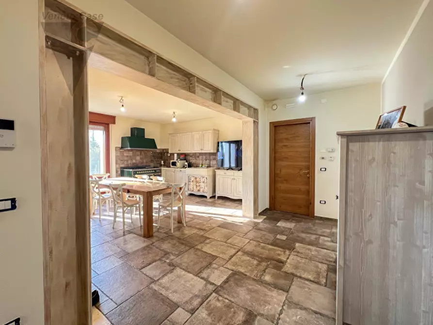 Immagine 4 di Casa bifamiliare in vendita  in Via San Giuseppe a Correzzola