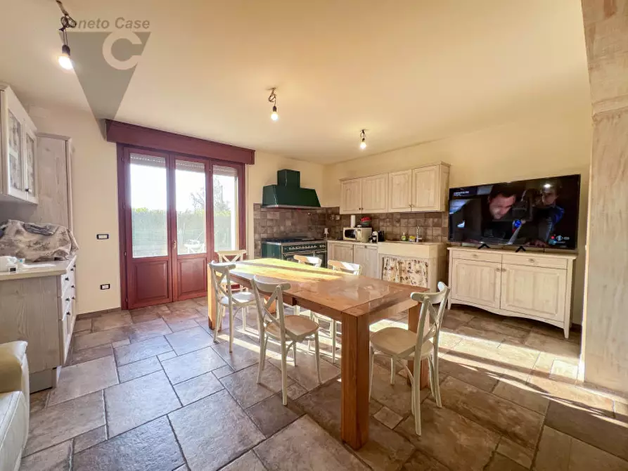 Immagine 5 di Casa bifamiliare in vendita  in Via San Giuseppe a Correzzola