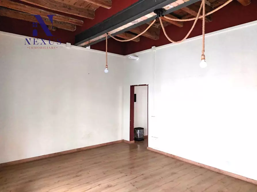 Immagine 2 di Negozio in affitto  in Via Montevecchio 56 a Fano