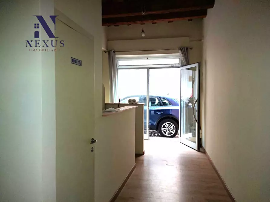 Immagine 5 di Negozio in affitto  in Via Montevecchio 56 a Fano