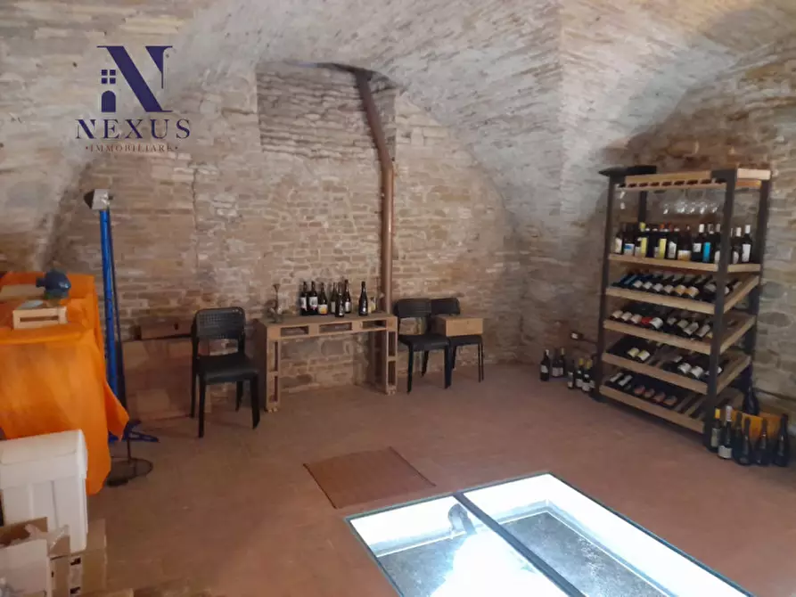 Immagine 9 di Negozio in affitto  in Via Montevecchio 56 a Fano