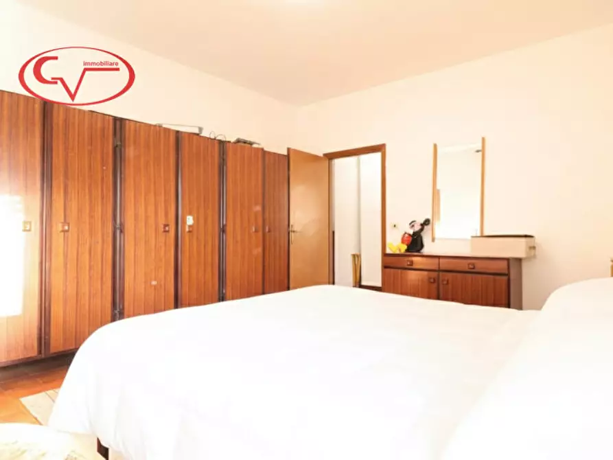 Immagine 14 di Appartamento in vendita  in Via Amendola a Montevarchi