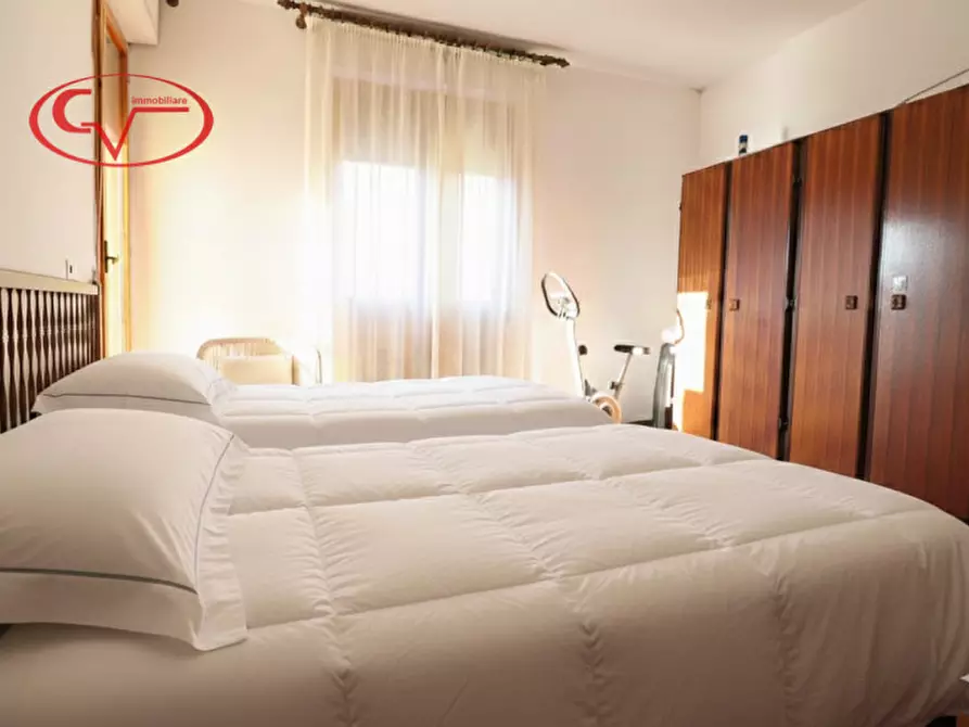 Immagine 15 di Appartamento in vendita  in Via Amendola a Montevarchi