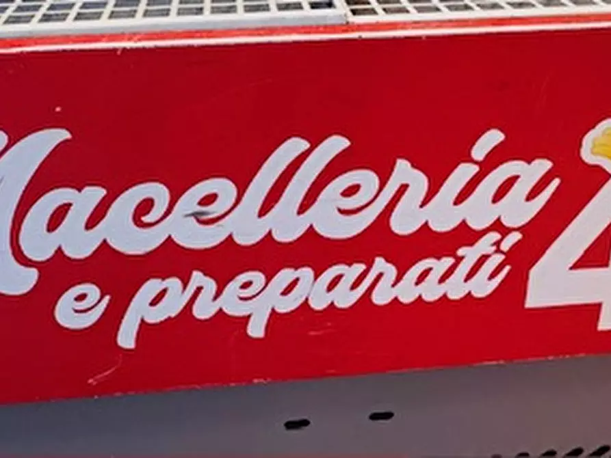 Immagine 4 di Attività commerciale in vendita  in Viale Gorgia di Leontini 279 a Roma