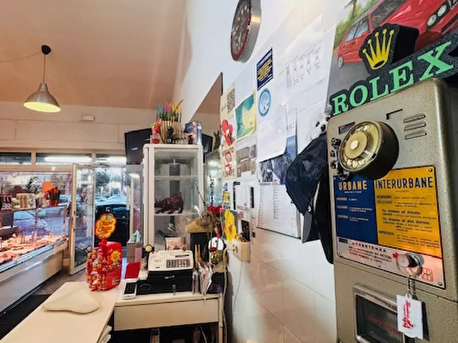 Immagine 13 di Attività commerciale in vendita  in Viale Gorgia di Leontini 279 a Roma