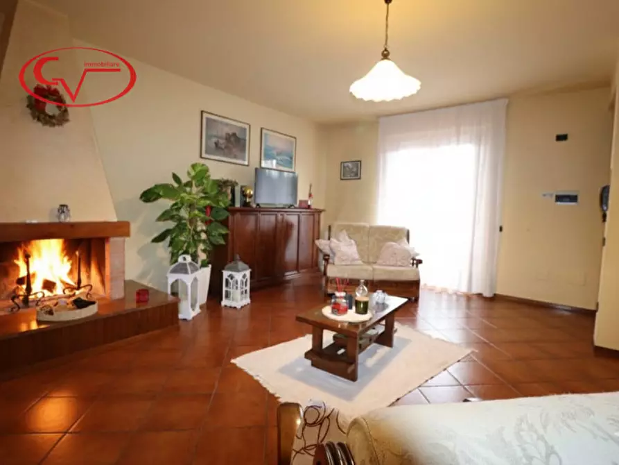 Immagine 2 di Villetta a schiera in vendita  in via 8 marzo a Montevarchi