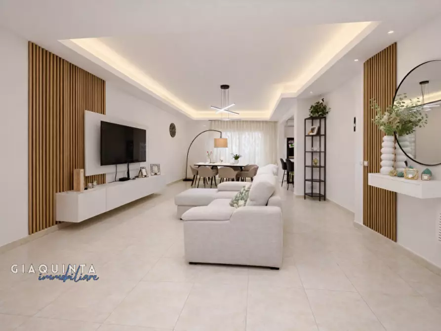 Immagine 1 di Appartamento in vendita  in Via Camillo Benso Conte di Cavour n.82 a Militello In Val Di Catania