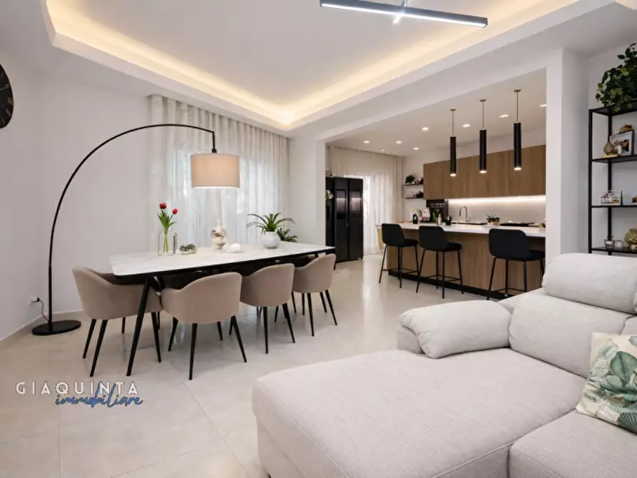 Immagine 4 di Appartamento in vendita  in Via Camillo Benso Conte di Cavour n.82 a Militello In Val Di Catania