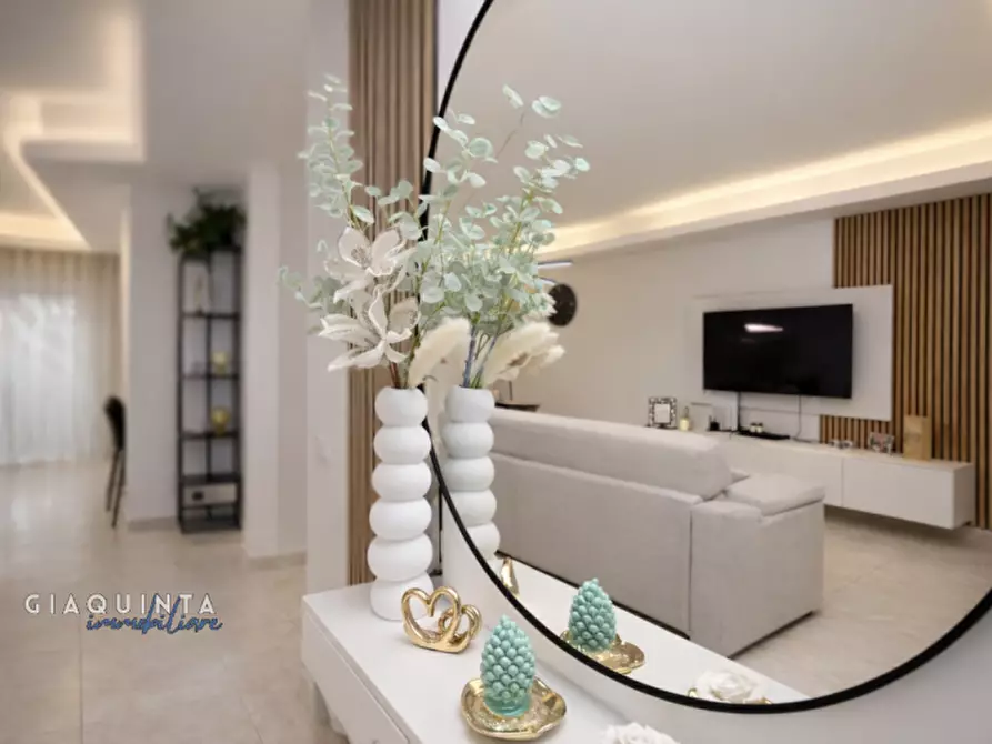 Immagine 10 di Appartamento in vendita  in Via Camillo Benso Conte di Cavour n.82 a Militello In Val Di Catania