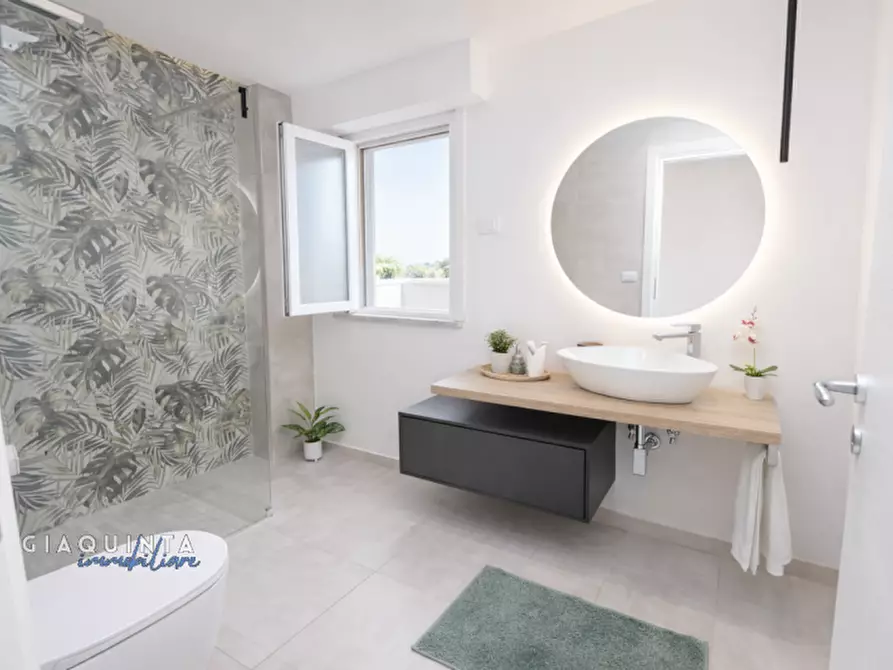 Immagine 11 di Appartamento in vendita  in Via Camillo Benso Conte di Cavour n.82 a Militello In Val Di Catania