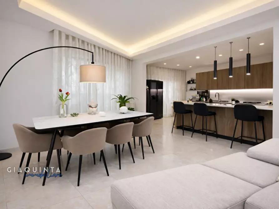 Immagine 17 di Appartamento in vendita  in Via Camillo Benso Conte di Cavour n.82 a Militello In Val Di Catania