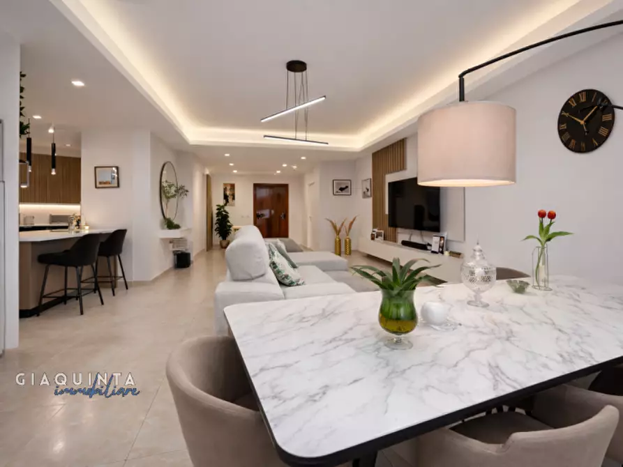 Immagine 20 di Appartamento in vendita  in Via Camillo Benso Conte di Cavour n.82 a Militello In Val Di Catania