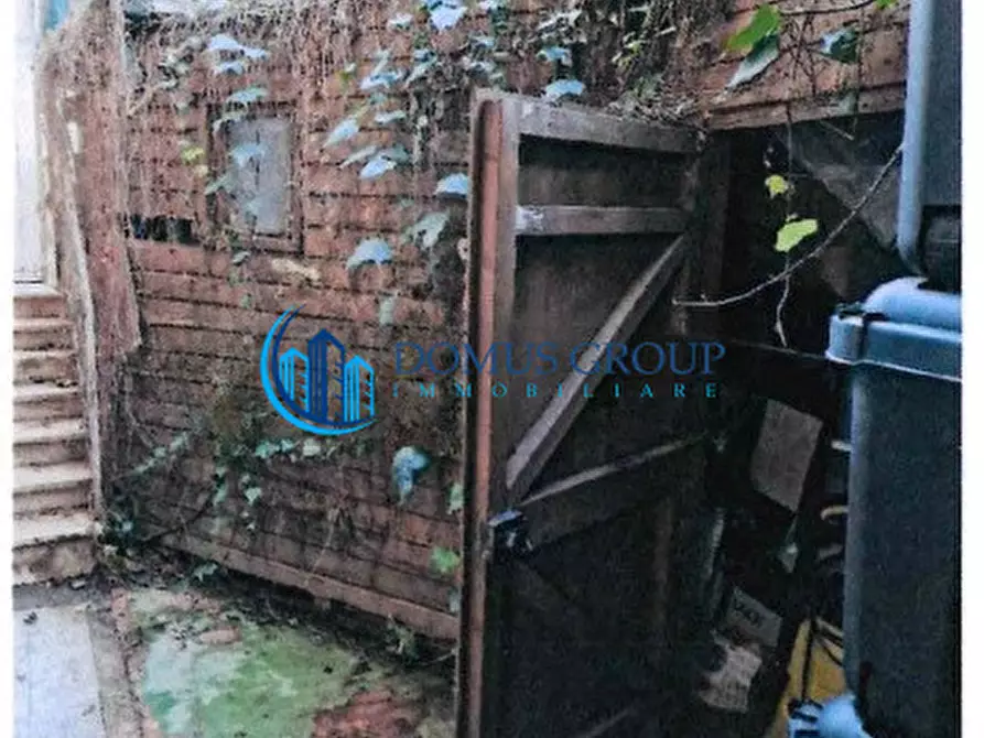 Immagine 12 di Appartamento in vendita  in Via Brunate a Roma