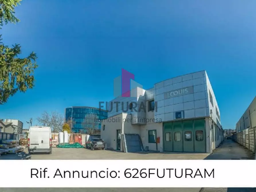 Immagine 1 di Capannone industriale in vendita  a Vicenza