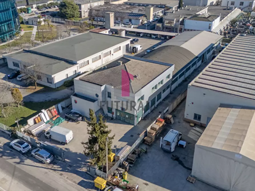 Immagine 6 di Capannone industriale in vendita  a Vicenza