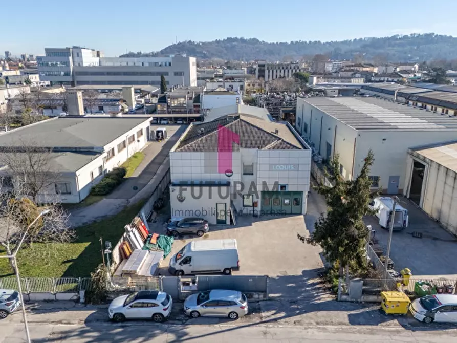 Immagine 7 di Capannone industriale in vendita  a Vicenza