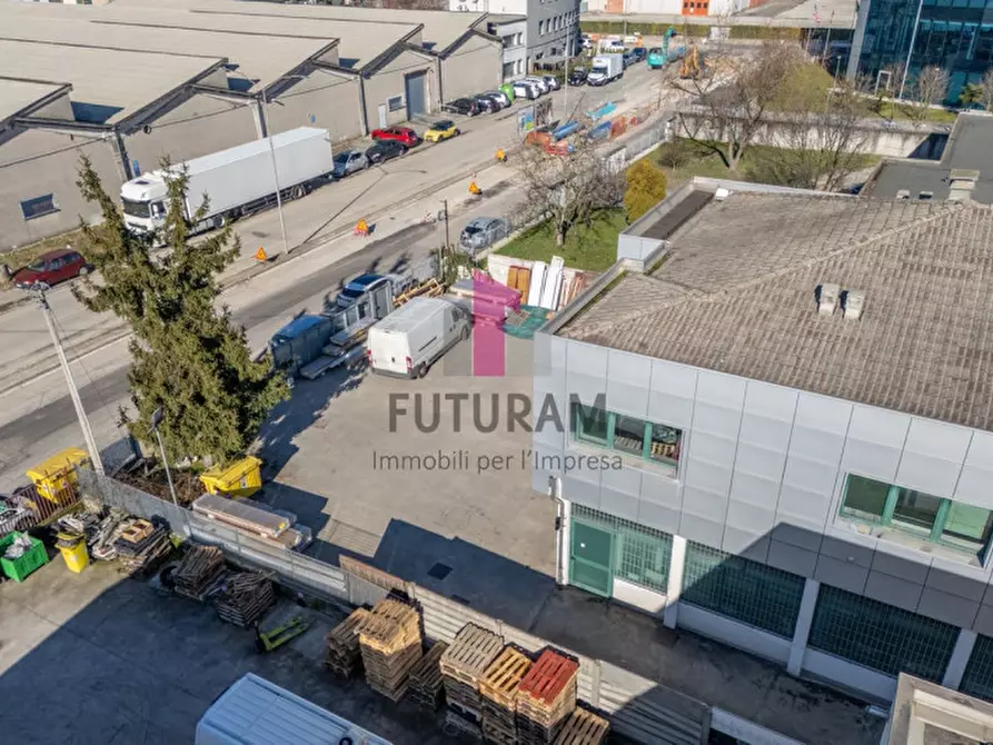 Immagine 13 di Capannone industriale in vendita  a Vicenza