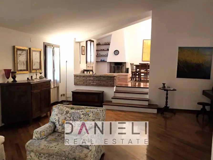 Immagine 1 di Attico in affitto  in Via Madonetta a Montecchio Maggiore