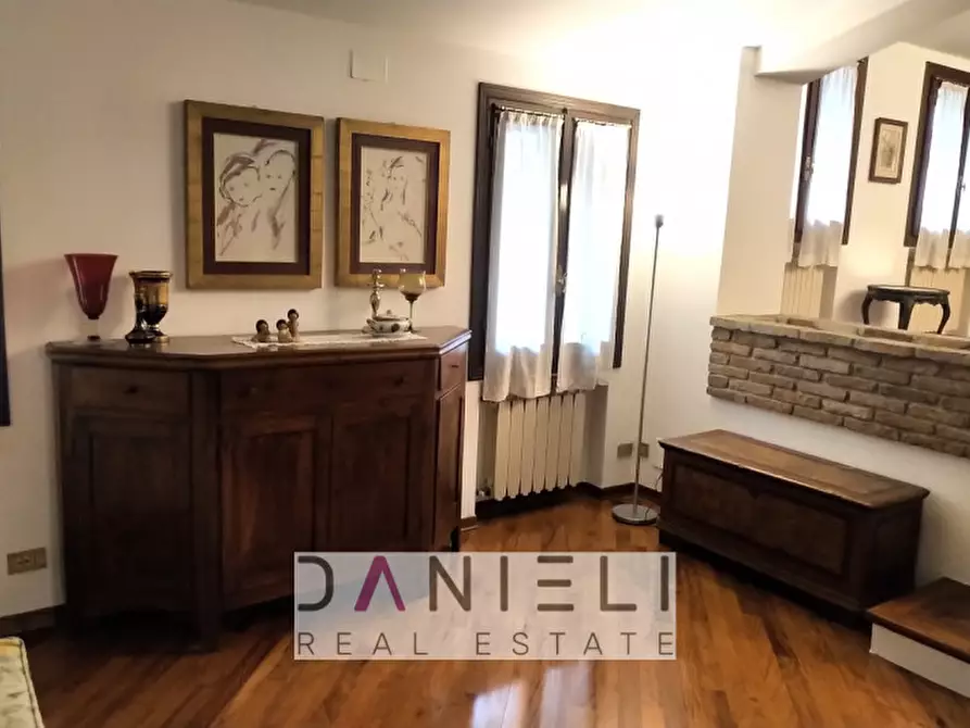 Immagine 31 di Attico in affitto  in Via Madonetta a Montecchio Maggiore