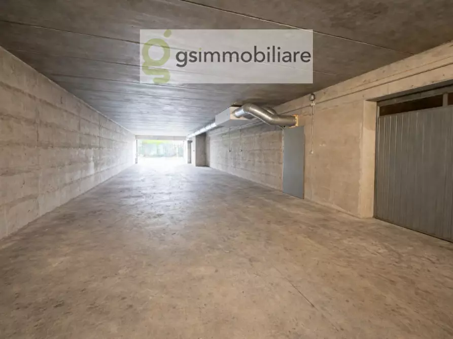 Immagine 2 di Negozio in affitto  in via armando diaz a San Zeno Naviglio