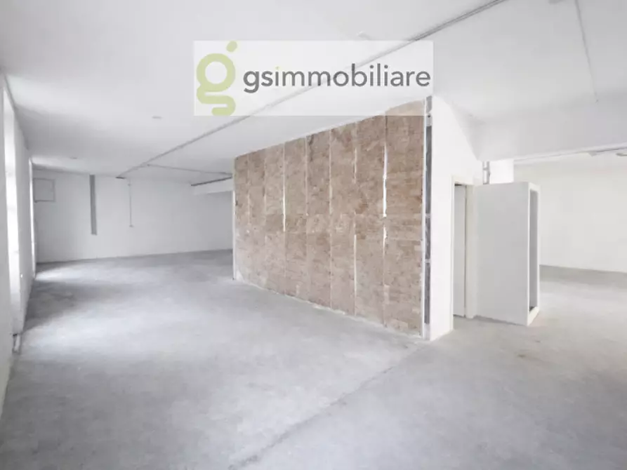 Immagine 5 di Negozio in affitto  in via armando diaz a San Zeno Naviglio