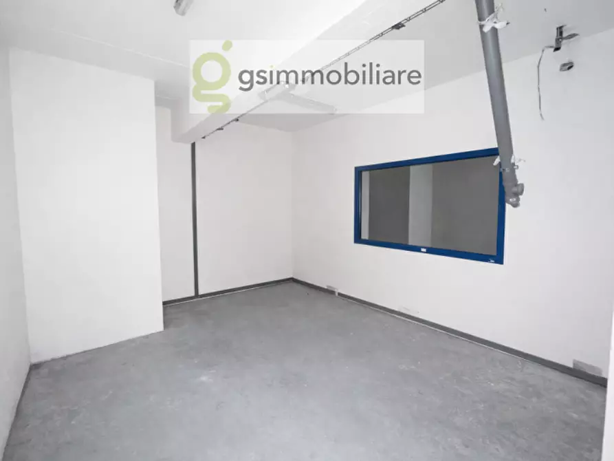 Immagine 6 di Negozio in affitto  in via armando diaz a San Zeno Naviglio