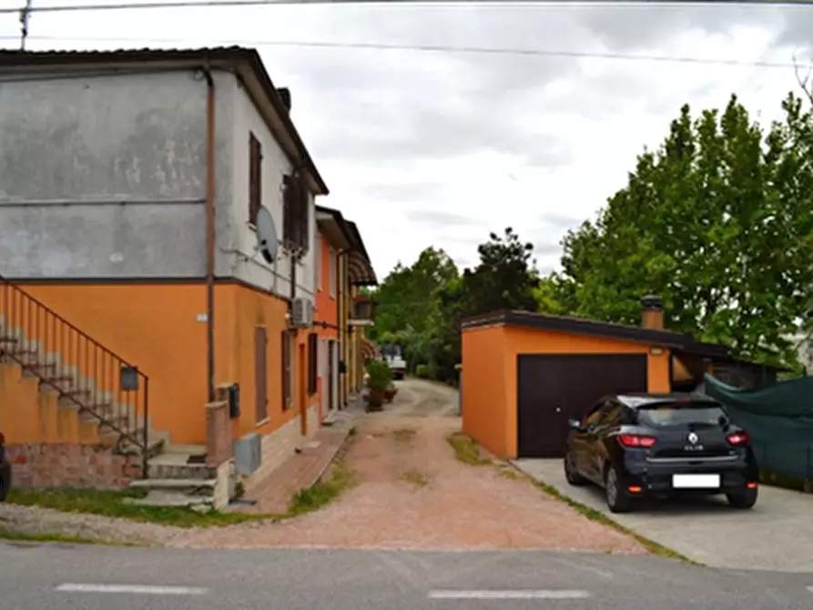 Immagine 3 di Appartamento in vendita  in Via Virgiliana 13 a Trevenzuolo