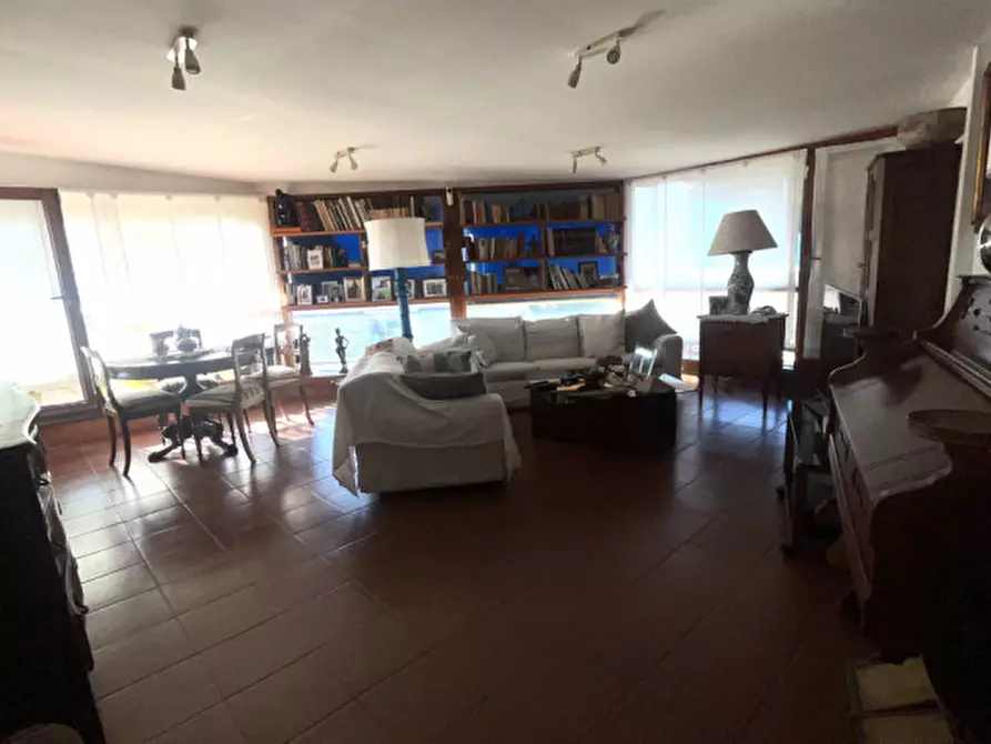 Immagine 3 di Appartamento in affitto  in Via degli Orti della Farnesina a Roma