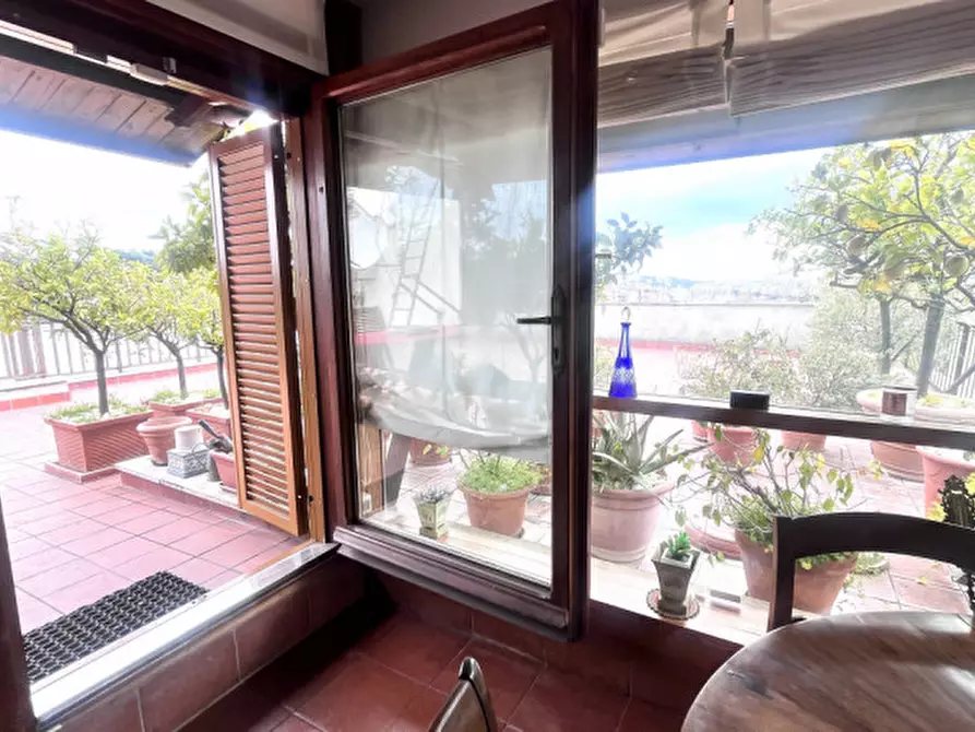 Immagine 5 di Appartamento in affitto  in Via degli Orti della Farnesina a Roma