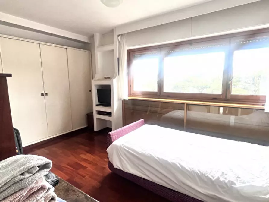 Immagine 12 di Appartamento in affitto  in Via degli Orti della Farnesina a Roma