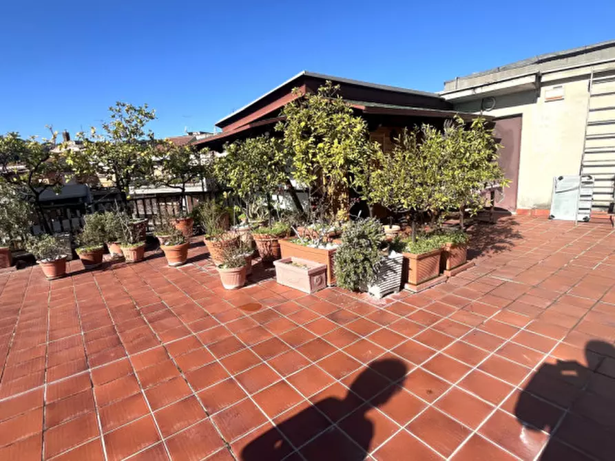 Immagine 18 di Appartamento in affitto  in Via degli Orti della Farnesina a Roma