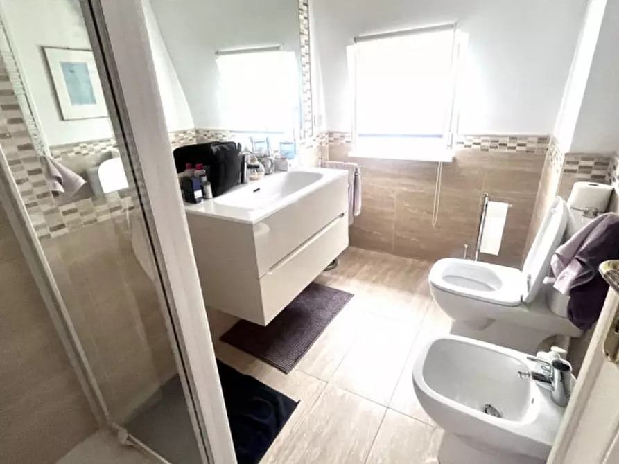 Immagine 18 di Appartamento in affitto  in Via degli Orti della Farnesina a Roma