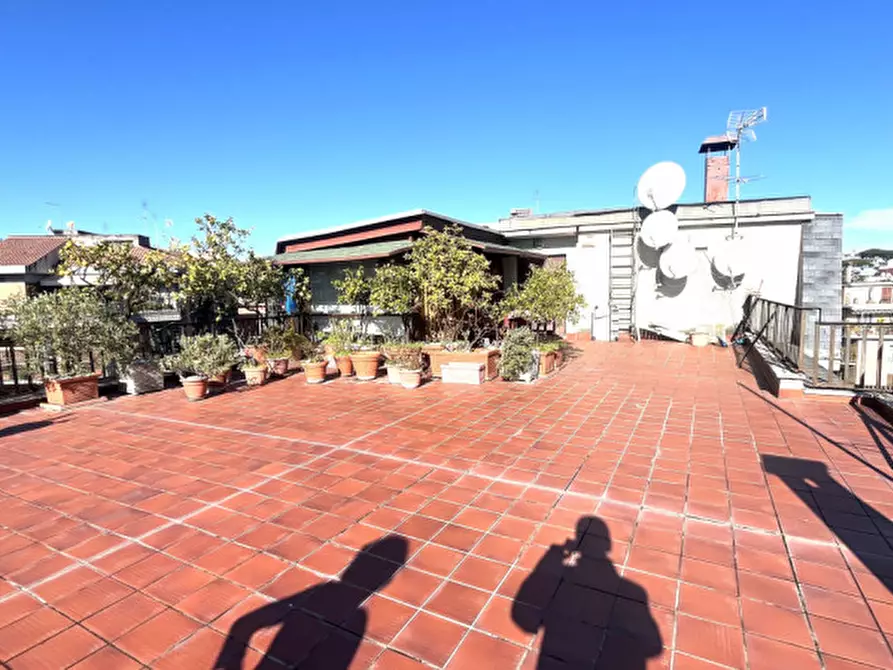 Immagine 22 di Appartamento in affitto  in Via degli Orti della Farnesina a Roma