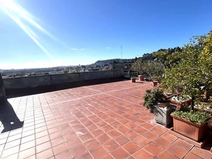 Immagine 25 di Appartamento in affitto  in Via degli Orti della Farnesina a Roma