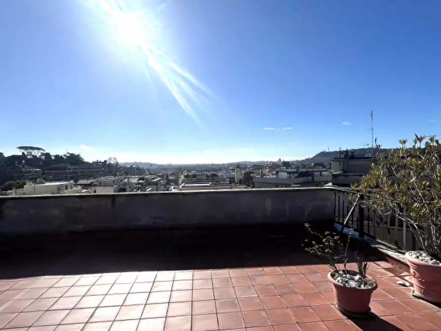Immagine 27 di Appartamento in affitto  in Via degli Orti della Farnesina a Roma