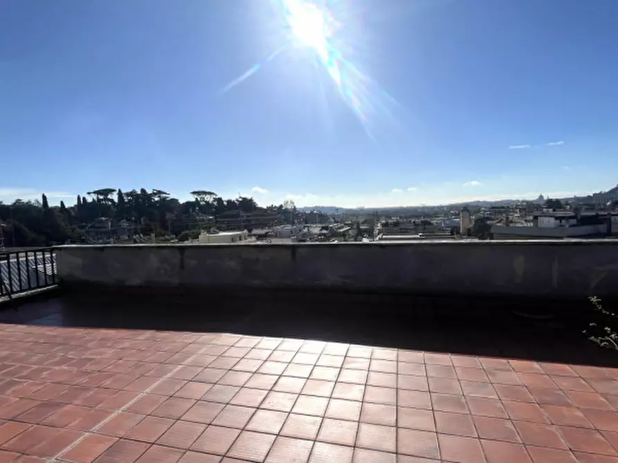 Immagine 28 di Appartamento in affitto  in Via degli Orti della Farnesina a Roma