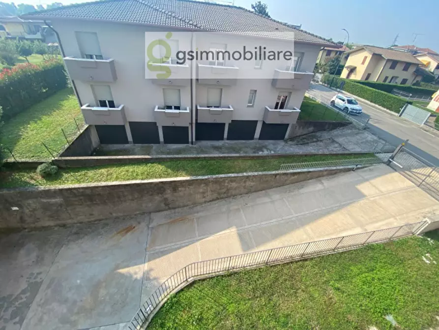 Immagine 1 di Appartamento in vendita  in via amendola a Chiari